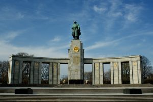 Паметник на Съветската армия в Берлин.