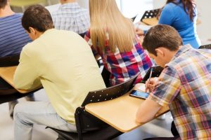 smartphone-in-classroom